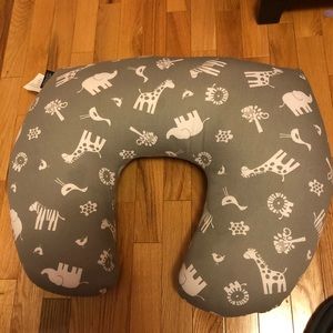 Breastfeeding pillow